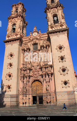 The pink stone Church of Santa Prisca, Taxco, Guerrero, Mexico Stock Photo