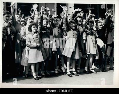 Aug. 08, 1955 - Queen Mother Celebrates Her 558th Birthday: Queen Elizabeth the Queen Mother today celebrates her 55th birthday. She received birthday greeting from Prince Charles and Princess , who droves to Clarence House. Picture Shows: View of the Cheering crowds outside Clarence House today. Stock Photo