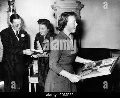 Queen Juliana, Prince Bernhard and Princess Beatrix on her birthday Stock Photo