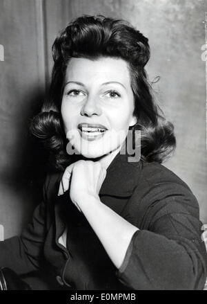 Apr 23, 1956 - London, England, United Kingdom - RITA HAYWORTH at a press conference she held at the Dorchester Hotel to promote her first British FIlm ''Fire down Below''. Stock Photo