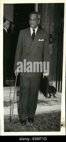 Aug. 08, 1956 - Krishna Menon calls at No. 10 Downing Street meeting with Prime Minsiter of Suez question.; Mr. Krishna Menon the Indian delegate to the Suez Canal Conference - called at No. 10 Downing Street this morning and had a meeting with the Prime Minister. Photo shows Krishna Menon leaves No. 10 after the meeting with the Prime Minister this morning. Stock Photo