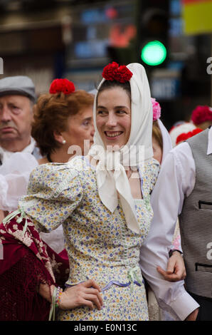 Madrid, Spain. 15th May, 2014. Fiesta de San Isidro, Madrid Credit:  Jennifer Booher/Alamy Live News. Woman wearing traditional chulapa costume. Stock Photo
