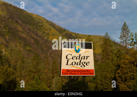 The Cedar lodge motel in El Portal, California. On the main road CA-140 to Yosemite Stock Photo