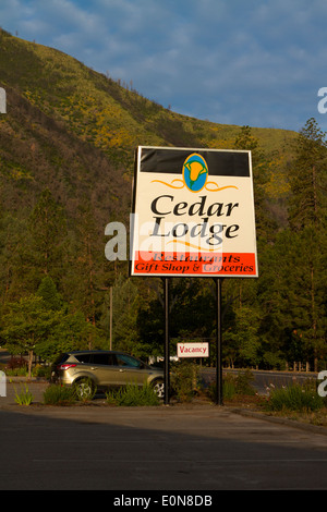 The Cedar lodge motel in El Portal, California. On the main road CA-140 to Yosemite Stock Photo