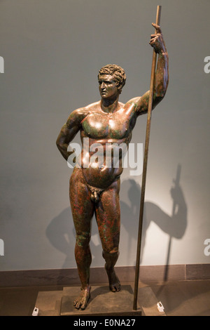 Bronze statue of a prince, 3rd-2nd centuries BCE. National Museum of Rome, Palazzo Massimo, Italy Stock Photo