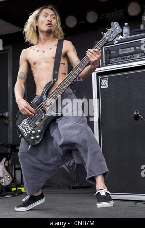 Columbus, Ohio, USA. 16th May, 2014. Bassist KOHAMA RYOTA of