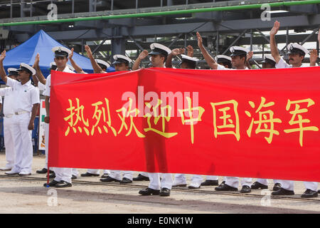 (140517) -- VISAKHAPATNAM, May 17, 2014 (Xinhua) -- Indian navy soliders welcome the Chinese navy soldiers at port of visakhapatnam in east Indian on May 17, 2014. Chinese Navy training vessel Zhenghe and missile frigate Weifang arrived in port of Visakhapatnam in east Indian and started a 4-day visit on Saturday. (Xinhua/Zheng Huansong) (djj) Stock Photo