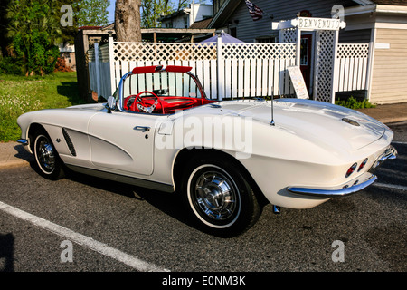 White 50's Chevy Corvette convertibel sports car Stock Photo