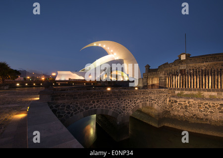 Auditorio de Tenerife, concert hall designed by star architect Santiago Calatrava and old castle, Santa Cruz, Tenerife, Spain Stock Photo