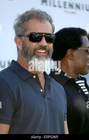 Actor Mel Gibson attends the photocall of 'Expandables 3' riding on a tank during the 67th Cannes International Film Festival in front of Hotel Carlton in Cannes, France, on 18 May 2014. Photo: Hubert Boesl - NO WIRE SERVICE - Stock Photo