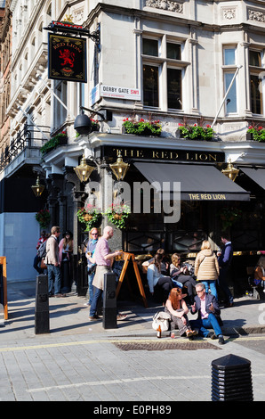 The Red Lion Pub, Derby Gate, London, England, UK Stock Photo