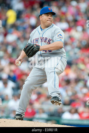 Bartolo Colon retires as a New York Met, throws out first pitch