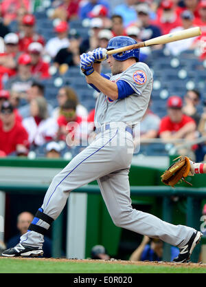 New York Mets' Eric Campbell looks on from the dugout during a baseball ...