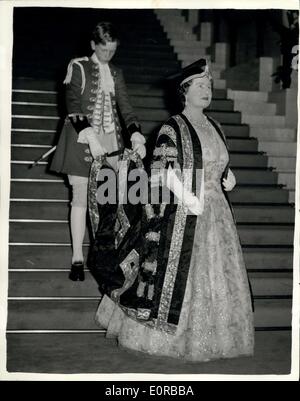 Nov. 22, 1958 - Queen Mother presents honorary degrees: During the celebration of Foundation Day ceremonies at the University of London last evening the Chancellor of the University, Queen Elizabeth the Queen Mother presented degrees. Photo shows in her robes as Chancellor of the University - the Queen Mother makes her way towers the hall. Stock Photo