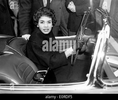 Singer Shirley Bassey driving her new Chevy Corvette Stock Photo