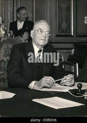 Feb 02 1959 John Foster Dulles In Bonn On Feb 7th The American Stock Photo Alamy