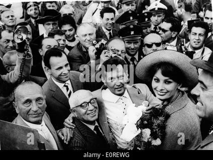 Actress Sophia Loren being greeted by fans in Austria Stock Photo