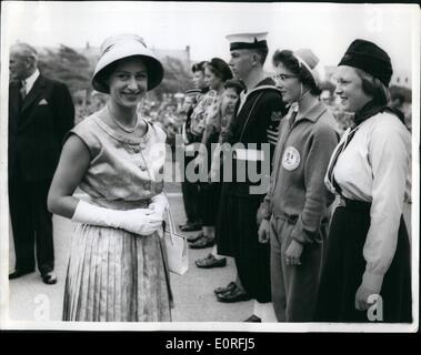 Jun. 06, 1959 - Princess Margaret visits Channel Islands. Photo Shows ...