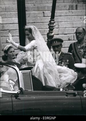 Jul. 07, 1959 - Prince Albert Weds Princess Paola: Prince Albert of Liege, heir-presumptive to the Belgian throne, was married in Brussels today to Italian Princess Paola Huffo Di Calabria. A civil ceremony in the Empire Room of the Royal Palace preceded a religious ceremony in the church of St. Michael and Saint Gudule. Photo Shows The bride waves when she arrived at St. Gudule church for the religious ceremony. Stock Photo