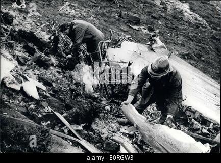 Aug. 22, 1959 - 29 Passengers. 3 w Members Die in Plane Crash Barcelona  Stock Photo - Alamy