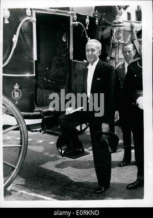 Jan. 01, 1960 - New Polish Ambassador Presents Credentials. Mr. Witold Rodzinski the new Polish Ambassador to London - this morning presented his credentials to H.M. The Queen at Buckingham Palace. Keystone Photo Shows: Mr. Witold Rodzinski about to leave 47. Portland Place for the Palace this morning. Stock Photo