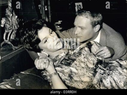 May 05, 1960 - Francoise Prevost Co stars with Pierre Vaneck in'' La Mortre Sison Des Amours''. Newcomer to the screen , Francoise Prevost co stars with Pierre Vaneck in the film ''La Morte Saison Des AMours'' now in the making in a Paris Studio . OPS Francoise Prevost and Pierre Vaneck in a scene of ''La Morte Saison Des Amours' Stock Photo