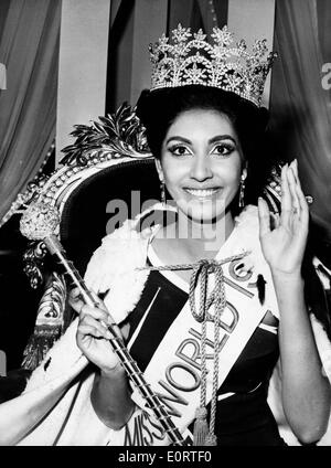 Reita Faria wins Miss World 1966 Stock Photo