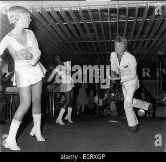 Singer Claude Francois dances with Claudette Stock Photo