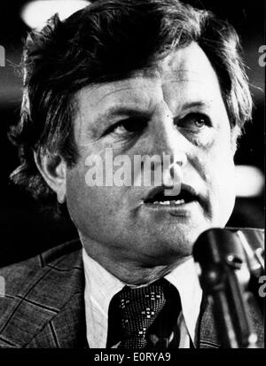 Senator Edward Kennedy speaking at press conference Stock Photo