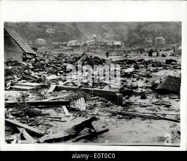 Jun. 04, 1960 - Thousands die in Chile earthquakes. Wreackage in cit of Valdivia.; It is estimated that more than three thousand people lost their lives in the series of earthquakes which wrecked vast areas of Chile. The earthquakes brought tidal waves and many volcanoes burst into eruption. Photo shows wreckage in the South Chilean city of Valdivia - after the earthquake. Stock Photo