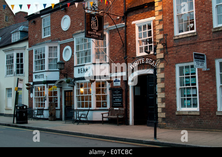 The White Bear pub at dusk, Shipston on Stour, Warwickshire, England, UK Stock Photo