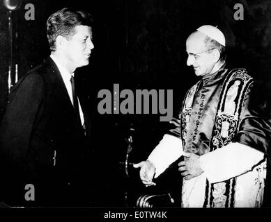 Pope Paul Vl talking with President John F. Kennedy Stock Photo