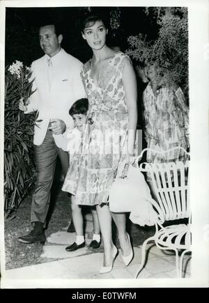 VIC DAMONE with wife Pier Angeli and son Perry Farinola 1955.Supplied ...