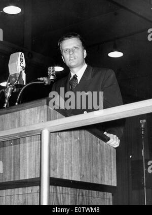 Reverend Billy Graham speaks during sermon Stock Photo