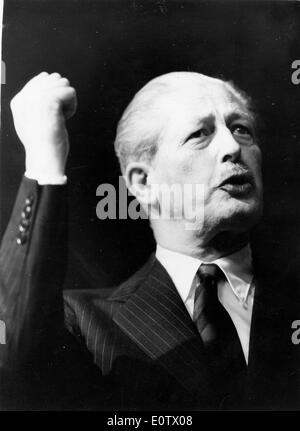 Prime Minister Harold Macmillan speaks at Sports Stadium Stock Photo