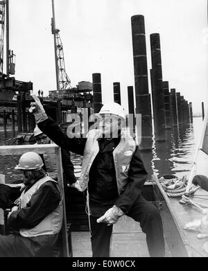 Politician Reg Goodwin works on a boat Stock Photo