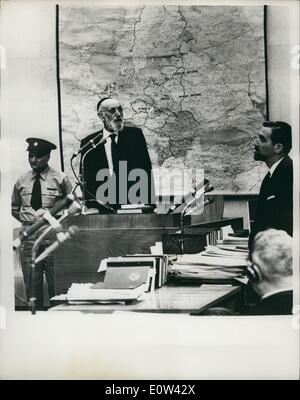 Apr. 04, 1961 - The trial of Adolf Eichmann continues in Jerusalem: Seventy four year old Zindel Grynspan father of 17 year old Stock Photo