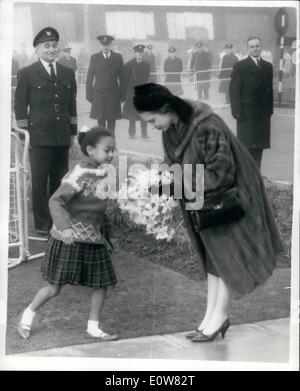 Nov. 20, 1961 - Queen Dances ''High Life'' -- With Dr. NkrumahNight Out  In Accra: H.M. The Queen and Dr. Nkrumah the President poof Ghana seen as  they dance ''High life'' a