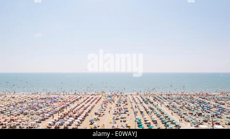 View of a beach with sunshades and sun beds, at noon, image 6 of 9, Lignano Sabbiadoro, Udine province, Adriatic Coast, Italy Stock Photo