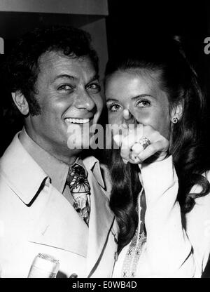 Actor Tony Curtis and wife Christine Kaufmann Stock Photo