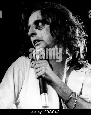 Musician Alice Cooper singing during a concert Stock Photo