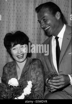 Actress Shirley MacLaine laughing with Lex Barker Stock Photo