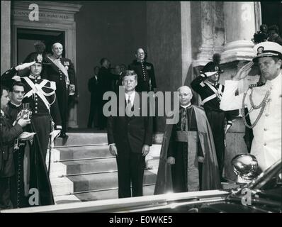 Jul. 07, 1963 - Pope Paul VI received this morning in a private audience the President of USA J.F. Kennedy. Photo shows Arrival Stock Photo