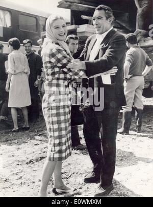 Ingrid Bergman and Anthony Quinn on set of a film Stock Photo