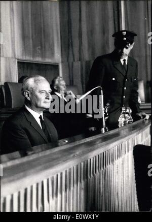 Jul. 14, 1964 - ''I don't acknowledge the guilt'':..Explained the former SS-General Karl Wolff (Karl Wolff)before the assize court in Munich.The proceedings against Wolff began on July 13th.He is reproached with the complicity in the death of 300 000 Jews during the Third Realm.Photo shows Karl Wolff during the second day of proceedings on the dock. Stock Photo
