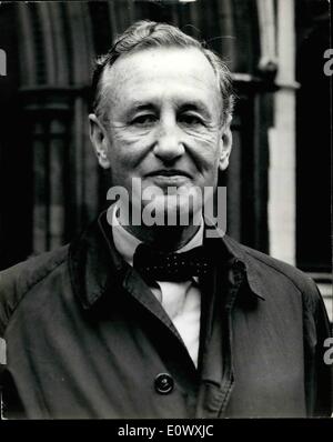 Aug. 08, 1964 - The ''James Bond'' Author Dies. Ian Fleming Has Heart Attack: Ian Fleming author of the famous James Bond Spy stories died suddenly today in the Kent and Canterbury Hospital following a heart attack. He was 56. Mr. Fleming was educated at Eton and Sandhurst and later went to Munich and Geneva Universities. Photo shows Ian Fleming seen when he appeared at the Law Courts when he was sued for alleged libel and copyright infringement in November last year. Stock Photo