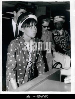 Actress Leslie Caron arrives in New York with husband Peter Hall and ...