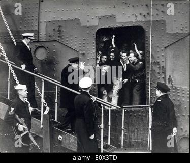 Jan. 26, 1965 - Wartime Scenes-Sir Winston Churchill A cheer for the ...