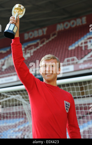 The Bobby Moore wax figure is unveiled at West Ham United football stadium Stock Photo