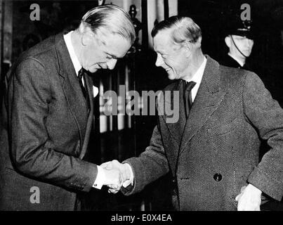 King Edward VIII meets Prime Minister Sir Anthony Eden Stock Photo